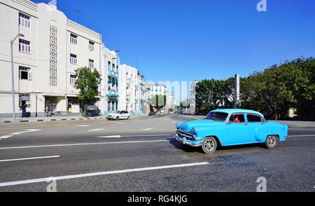 Havanna, Kuba - Vintage klassische amerikanische Autos als Taxi in Havanna, die Hauptstadt Kubas. Stockfoto