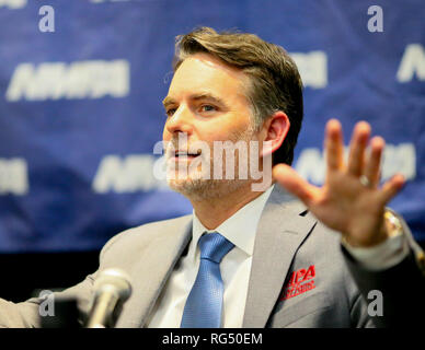 Charlotte, North Carolina, USA. 27 Jan, 2019. Pensionierte NASCAR Treiber JEFF GORDON bei seiner 2019 nationalen Motorsports Press Association (NMPA) Hall of Fame Induktion Zeremonie Pressekonferenz am 27. Januar 2019 in Charlotte, N.C. Credit: Ed Clemente/ZUMA Draht/Alamy leben Nachrichten Stockfoto