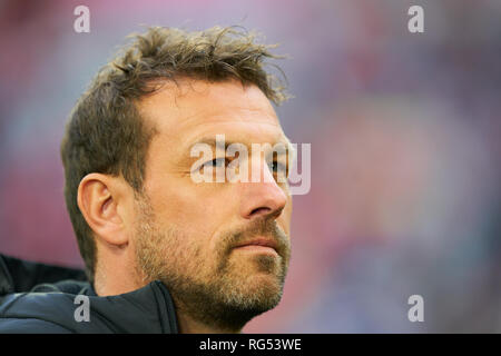 Markus WEINZIERL, VFB-Cheftrainer, halbe Größe, Porträt, FC BAYERN MÜNCHEN - VFB Stuttgart 4-1 - DFL-Bestimmungen verbieten die Verwendung von Fotografien als BILDSEQUENZEN und/oder quasi-VIDEO - 1. Deutsche Fussball Liga, München, 27. Januar 2019 Stockfoto