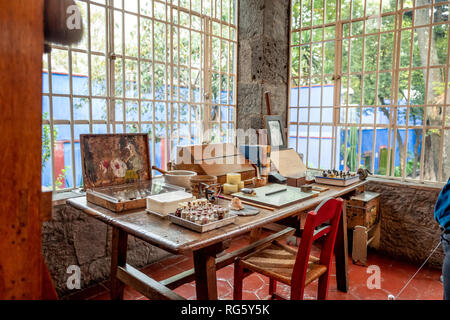 Das Studio im Casa Azul oder Blue House, in Mexiko City, das Museum Frida Kahlo gewidmet Stockfoto