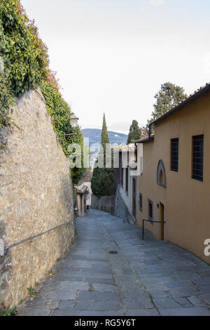 Italien, Fiesole - 12. Februar 2017: Der Blick auf eine typische Straße in Fiesole am 12. Februar 2017, Toskana, Italien. Stockfoto