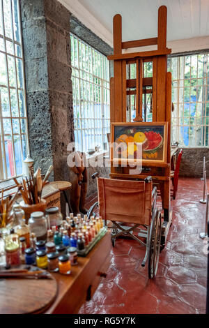 Das Studio im Casa Azul oder Blue House, in Mexiko City, das Museum Frida Kahlo gewidmet Stockfoto