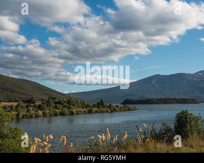 Opotaka historische Māori Siedlungsplatz und Motuopuhi Insel, See Rotoaira, Tongariro, Neuseeland Stockfoto