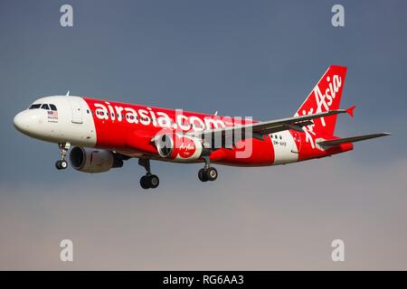 Kuala Lumpur, Malaysia - 21. Januar 2018: Air Asia Airbus A320 am Flughafen Kuala Lumpur (KUL) in Malaysia. | Verwendung weltweit Stockfoto