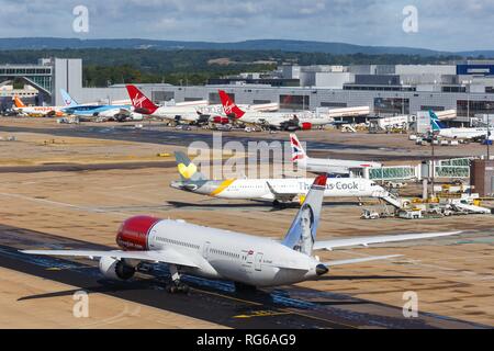 London, Großbritannien, 31. Juli 2018: Norwegische Boeing 787 Flugzeug am Flughafen London Gatwick (LGW) im Vereinigten Königreich. | Verwendung weltweit Stockfoto