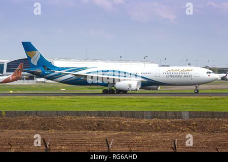 Jakarta, Indonesien - 27. Januar 2018: Oman Air Airbus A330 am Flughafen Jakarta (CGK) in Indonesien. | Verwendung weltweit Stockfoto