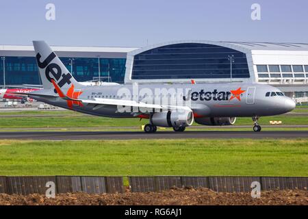 Jakarta, Indonesien - 27. Januar 2018: Jetstar Airbus A320 am Flughafen Jakarta (CGK) in Indonesien. | Verwendung weltweit Stockfoto