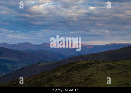 Kantabrien, Blick vom Wanderweg nach Monte Cilda, Abendlicht Stockfoto