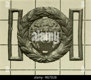 . Bulletin - United States National Museum. Wissenschaft. Abbildung qio Taille - RIEMEN PLATTE, C 1840 USNM 604104-M (S  K 260). Abbildung 211. Die vollständige fließenden Mähne auf dem Tier auf dieser Platte erkennt es als ein Löwe. Das Gerät wäre angebracht haben auf Verschleiß durch die. lbany Burgesses Korps, die, wenn sie in 1833 gegründet, fast sofort den Kopf des Löwen als seinen unverwechselbaren Insignia angenommen.. Abbildung 211 Die Einheit setzte diese Platte für etwa ein halbes Jahrhundert zu tragen. Während das Steuergerät Abdeckplatte (Abb. 170) ist viel mehr formalen und ist ohne einen Löwenkopf, seine Schaltflächen enthalten der Löwe - mit dem Kopf auf die Hälfte gedreht Stockfoto