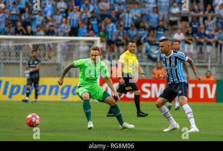 RS - Porto Alegre - 28/01/2019 - Gaucho2019, Gremio x Juventude - Moises tun Juventude Streit mit Luan tun Gremio während des Spiels in der Arena tun Gremio Stadium für die Landesmeisterschaft 2019 Foto: jeferson Guareze/AGIF Stockfoto