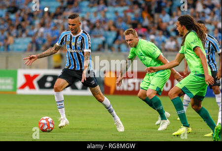 RS - Porto Alegre - 28/01/2019 - Gaucho2019, Gremio x Juventude - Moises tun Juventude Streit mit Luan tun Gremio während des Spiels in der Arena tun Gremio Stadium für die Landesmeisterschaft 2019 Foto: jeferson Guareze/AGIF Stockfoto