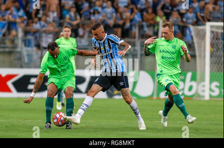 RS - Porto Alegre - 28/01/2019 - Gaucho2019, Gremio x Juventude - Moises tun Juventude Streit mit Luan tun Gremio während des Spiels in der Arena tun Gremio Stadium für die Landesmeisterschaft 2019 Foto: jeferson Guareze/AGIF Stockfoto