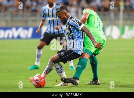 RS - Porto Alegre - 28/01/2019 - Gaucho2019, Gremio x Juventude - Jugend Spieler Streit Angebot mit Marine der Gilde während des Spiels in der Arena tun Gremio Stadium für die Landesmeisterschaft 2019 Foto: jeferson Guareze/AGIF Stockfoto