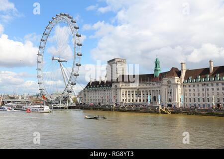 LONDON, Großbritannien - 23 April 2016: London Eye Fahrt in London. Das Auge ist das höchste Riesenrad Europas. Stockfoto