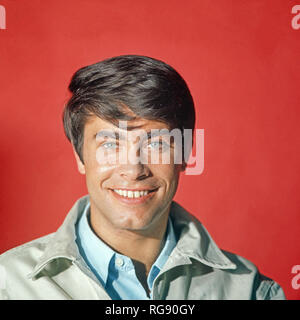 Der deutsche Schlagersänger Roy Black und Wittlich, Deutschland 1966. Deutsche Schlager Sänger und Schauspieler Roy Black, Deutschland 1966. Stockfoto