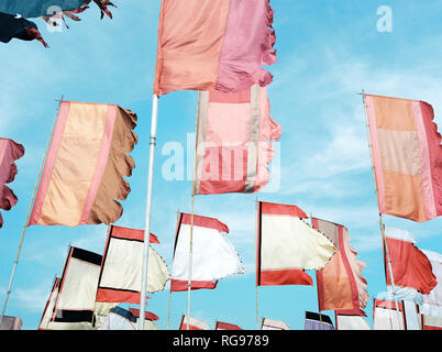 Flaggen auf dem Glastonbury Festival 2005, Somerset, England, Großbritannien. Stockfoto