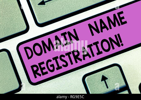 Handschrift text Domain Name Registration. Begriff Sinne Prozess der Reservierung einen Namen im Internet Tastatur Absicht zu Computer messa erstellen Stockfoto