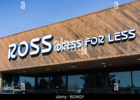 31. Januar, Sunnyvale 2018/CA/USA - das Äußere eines der Ross Dress für weniger Stores in San Francisco Bay Area. Stockfoto