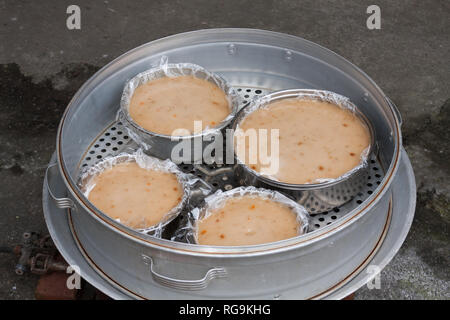 Nian Gao Vorbereitung ff 9/9, gedämpft. Nian Gao, Kuchen chinesischen Speisen aus Klebreis vorbereitet, Taiwan Stockfoto