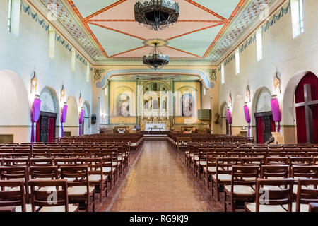 Februar 17, 2018 Santa Clara/CA/USA - Innenansicht der Mission Santa Clara de Asís auf dem Campus der Universität Santa Clara, San Francisco Bay Stockfoto