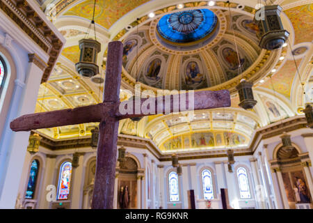 Februar 21, 2018 San Jose/CA/USA - Innenansicht der Kathedrale Basilica St. Joseph, einem großen Römisch-katholische Kirche in der Innenstadt von San Jose entfernt, Stockfoto