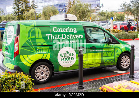 März 1, 2018 Santa Clara/CA/USA - Whole Foods Market Lieferwagen Wartung des Silicon Valley, South San Francisco Bay Area. Stockfoto