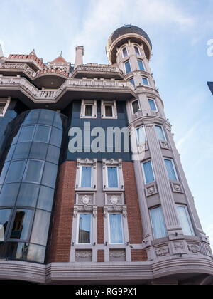 BATUMI, Georgien - Januar 11, 2019: Moderne Architektur in Batumi, Georgien Stockfoto