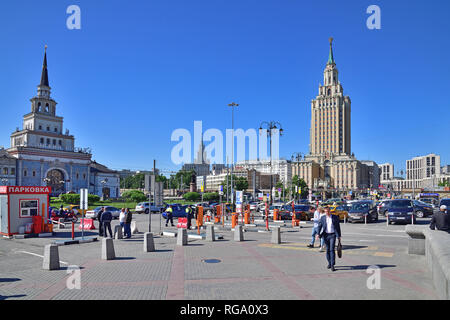 Moskau, Russland - 21. Mai 2018. Hotel Marriott Royal Aurora und Kasaner Bahnhof Stockfoto