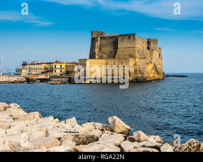 Italien, Kampanien, Neapel, Castel dell'Ovo auf megaride Insel Stockfoto