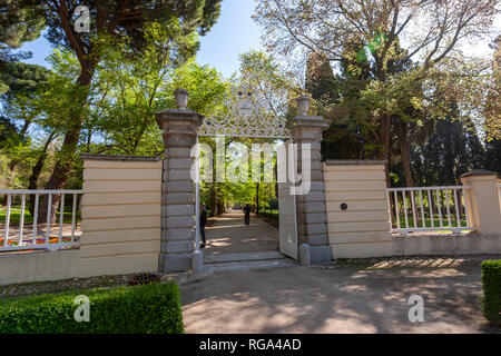 Parque de El Capricho Eingang, von María Josefa Pimentel, Herzogin von Osuna, Madrid, Spanien Stockfoto