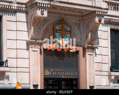 Die Scientology Kirche in Queen Victoria Street, London, Scientology wurde zuerst 1952 von L. Ron Hubbard gegründet. Stockfoto