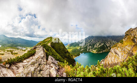 Blick von Krabbe zu Czarny Staw Gasienicowy in Tatra, Polen, Europa Stockfoto