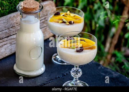 Mango coconut Milchreis Stockfoto