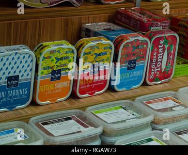 An einem der vielen Stände in der Naschmarkt in Wien, Österreich. Stockfoto