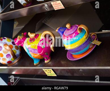 An einem der vielen Stände in der Naschmarkt in Wien, Österreich. Stockfoto