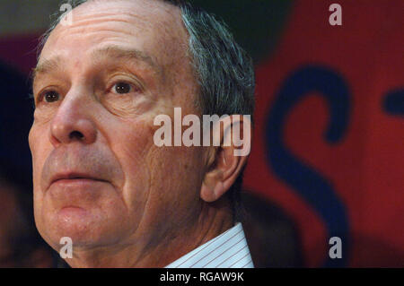 Bürgermeister Michael Bloomberg bei der Eröffnung seiner Staten Island Campaign Office. New York City. März 29, 2009 Credit: Dennis Van Tine/MediaPunch Stockfoto