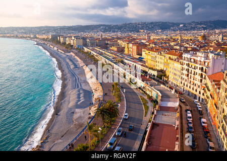 Stadt Nizza Promenade des Anglais waterfront Luftaufnahme, Côte d'Azur, Alpes Maritimes Departement von Frankreich Stockfoto