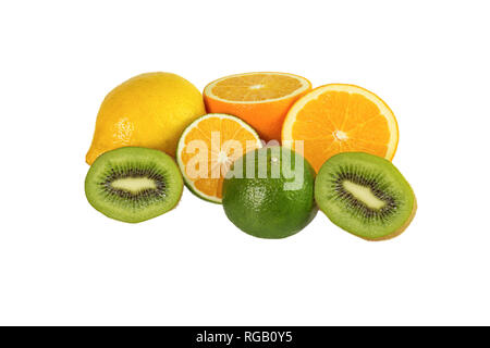 Sweetie, Orangen, Zitronen und Kiwi auf weißem Hintergrund Stockfoto