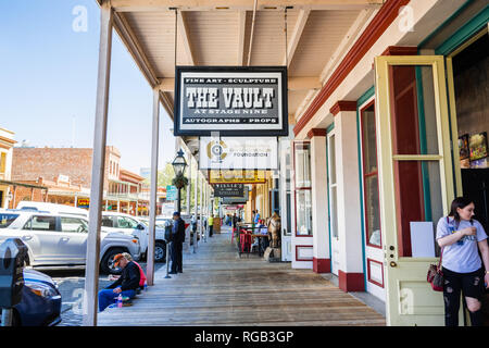 April 14, 2018 in Sacramento/CA/USA - Geschäfte und Unternehmen in der historischen Teil der Stadt, der Altstadt Stockfoto