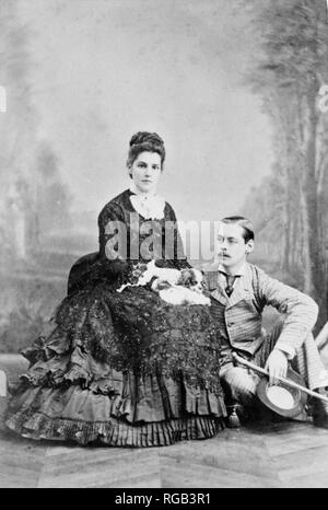 LORD Randolph Churchill mit seiner Frau Jennie über 1880 Stockfoto