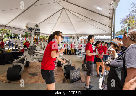 Juni 10, 2018 La Canada Flintridge/CA/USA - JPL Personal sprechen über Mars exploration an der ein Ticket JPL Ereignis zu erforschen; Replik von Curiosi Stockfoto