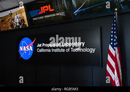 Juni 10, 2018 La Canada Flintridge/CA/USA - NASA-Logo am Eingang des Space Flight Operations Facility, Jet Propulsion Laboratory (JPL), C Stockfoto