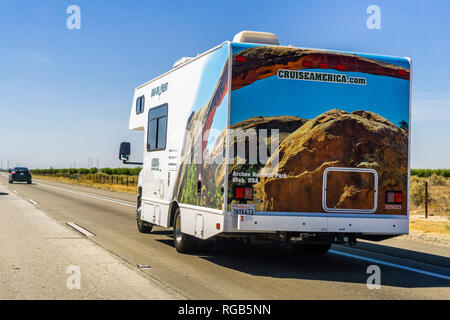 Juni 10, 2018, Los Angeles/CA/USA - "Cruise America' Camper auf der Autobahn Stockfoto