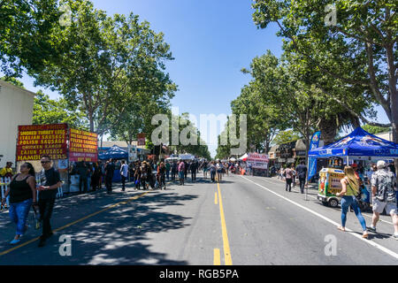 Juni 16, 2018 San Jose/CA/USA - die Leute, die "Dancin' auf der Avenue "Live Music Block Party in der Innenstadt von Willow Glen, South San Francisco, Ba Stockfoto