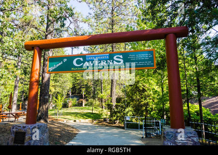 Juni 26, 2018 Lakehead/CA/USA - Eingang zum See Shasta National Natural Landmark in der Shasta County, Nordkalifornien Stockfoto