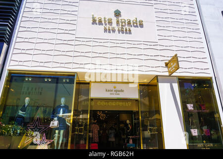 August 2, 2018 in Palo Alto/CA/USA - Kate Spade New York store Fassade und Eingang am upscale open air Stanford Shopping Mall, Silicon Valley, Ca Stockfoto