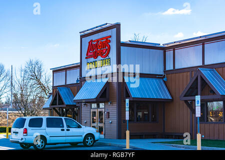 York, PA, USA - Dezember 18, 2018: Logan's Roadhouse ist eine US-amerikanische Restaurantkette mit mehr als 215 Standorten in 23 Staaten. Stockfoto