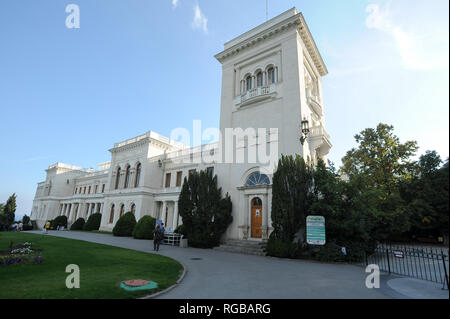 Neo Renaissance Liwadijskij dworiec (Liwadia-palast) in Livadia in Jalta, Krim, Ukraine. Oktober 2008, errichtet 1910 bis 1911 von Nikolaj Kr konzipiert Stockfoto