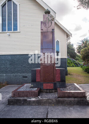 Denkmal für Apirana Ngata, Maori Führer und Politiker, der Kirche St. Mary, Tikitiki, East Cape, North Island, Neuseeland Stockfoto