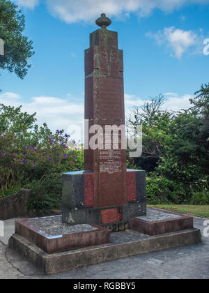 Denkmal für Apirana Ngata, Maori Führer und Politiker, der Kirche St. Mary, Tikitiki, East Cape, North Island, Neuseeland Stockfoto